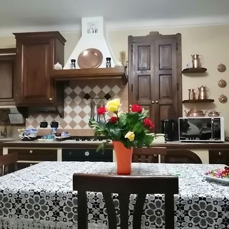 Holiday House Antica Dimora Soggiorni In Langa Centro Storico 拉莫拉 外观 照片