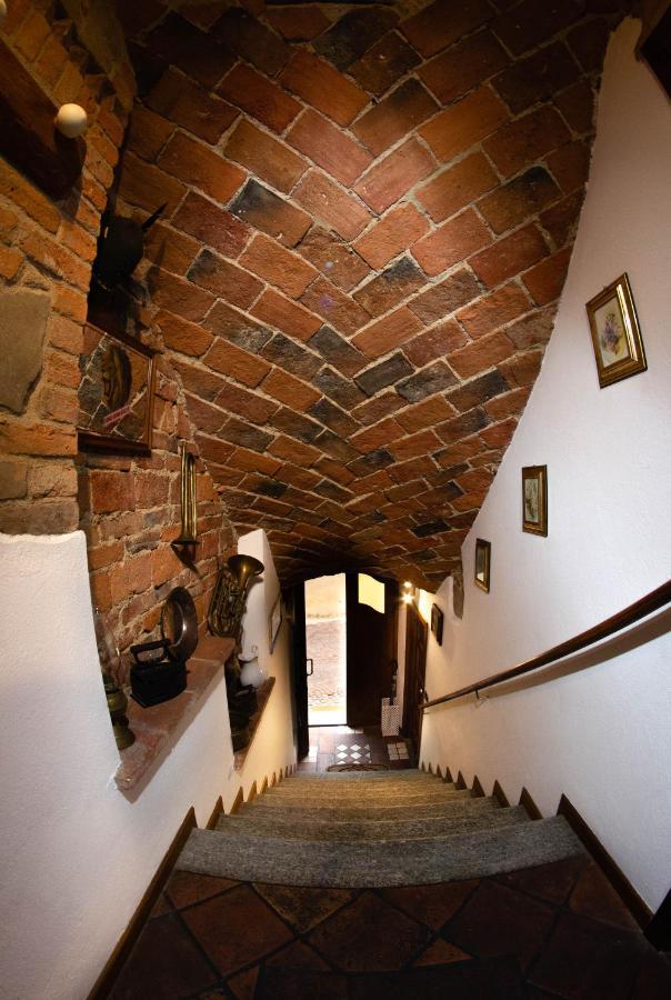 Holiday House Antica Dimora Soggiorni In Langa Centro Storico 拉莫拉 外观 照片