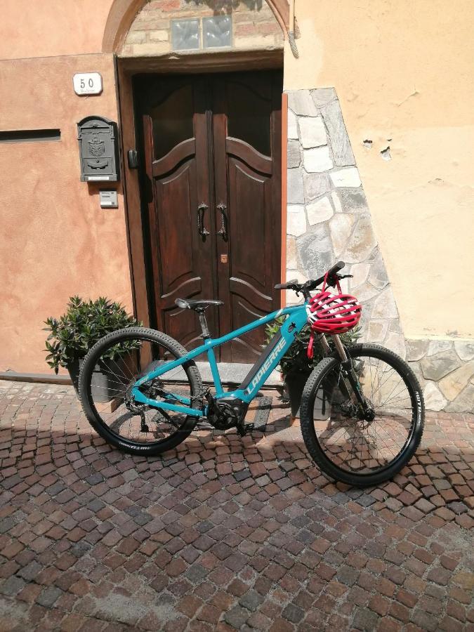 Holiday House Antica Dimora Soggiorni In Langa Centro Storico 拉莫拉 外观 照片