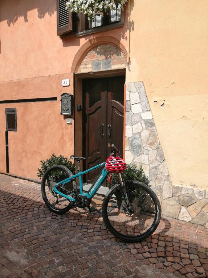 Holiday House Antica Dimora Soggiorni In Langa Centro Storico 拉莫拉 外观 照片