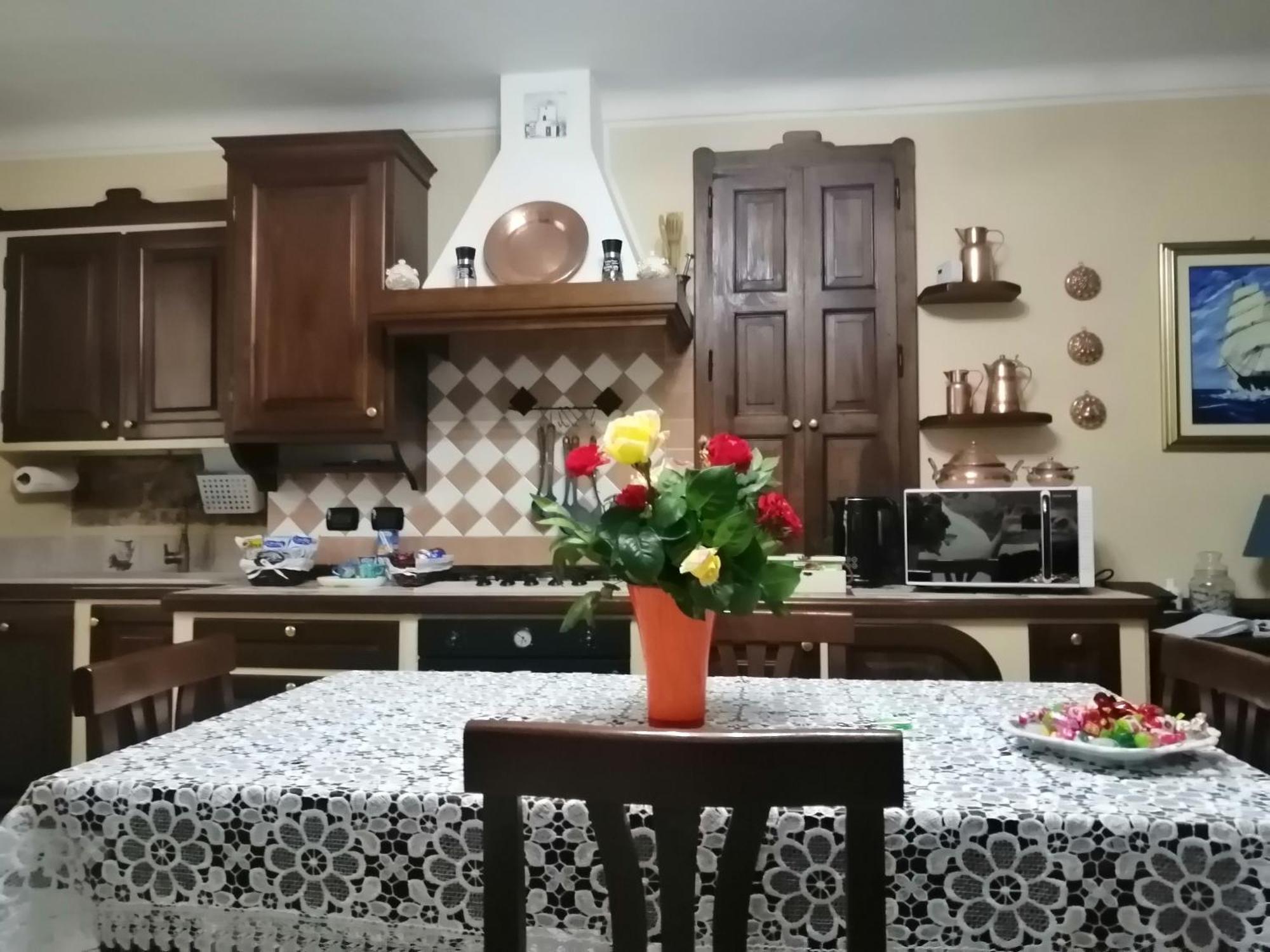 Holiday House Antica Dimora Soggiorni In Langa Centro Storico 拉莫拉 外观 照片